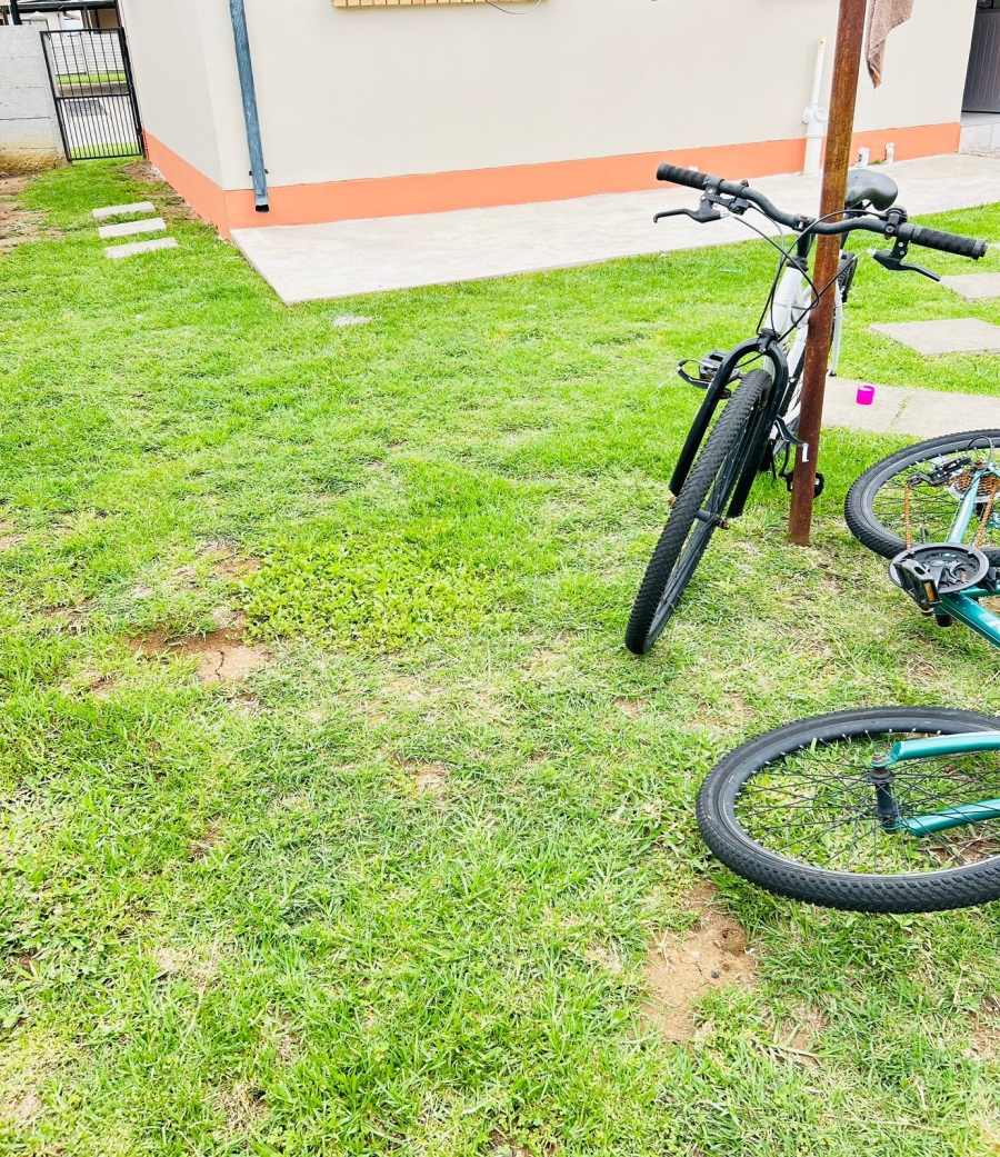 To Let 2 Bedroom Property for Rent in Waterval East North West